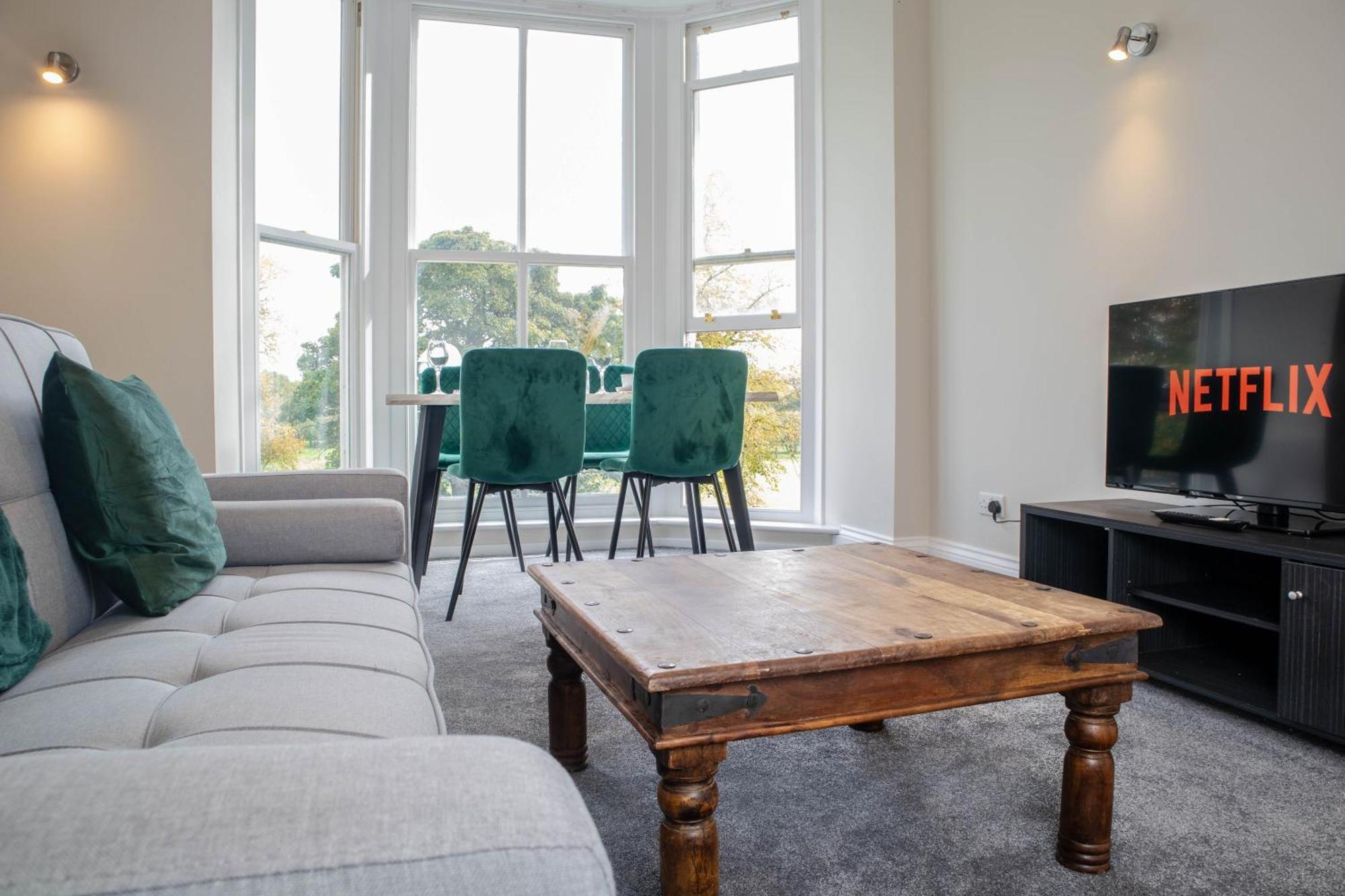 York Place Mews - Central 2 Bed 2 Bath Free Parking ฮาร์โรเกต ภายนอก รูปภาพ