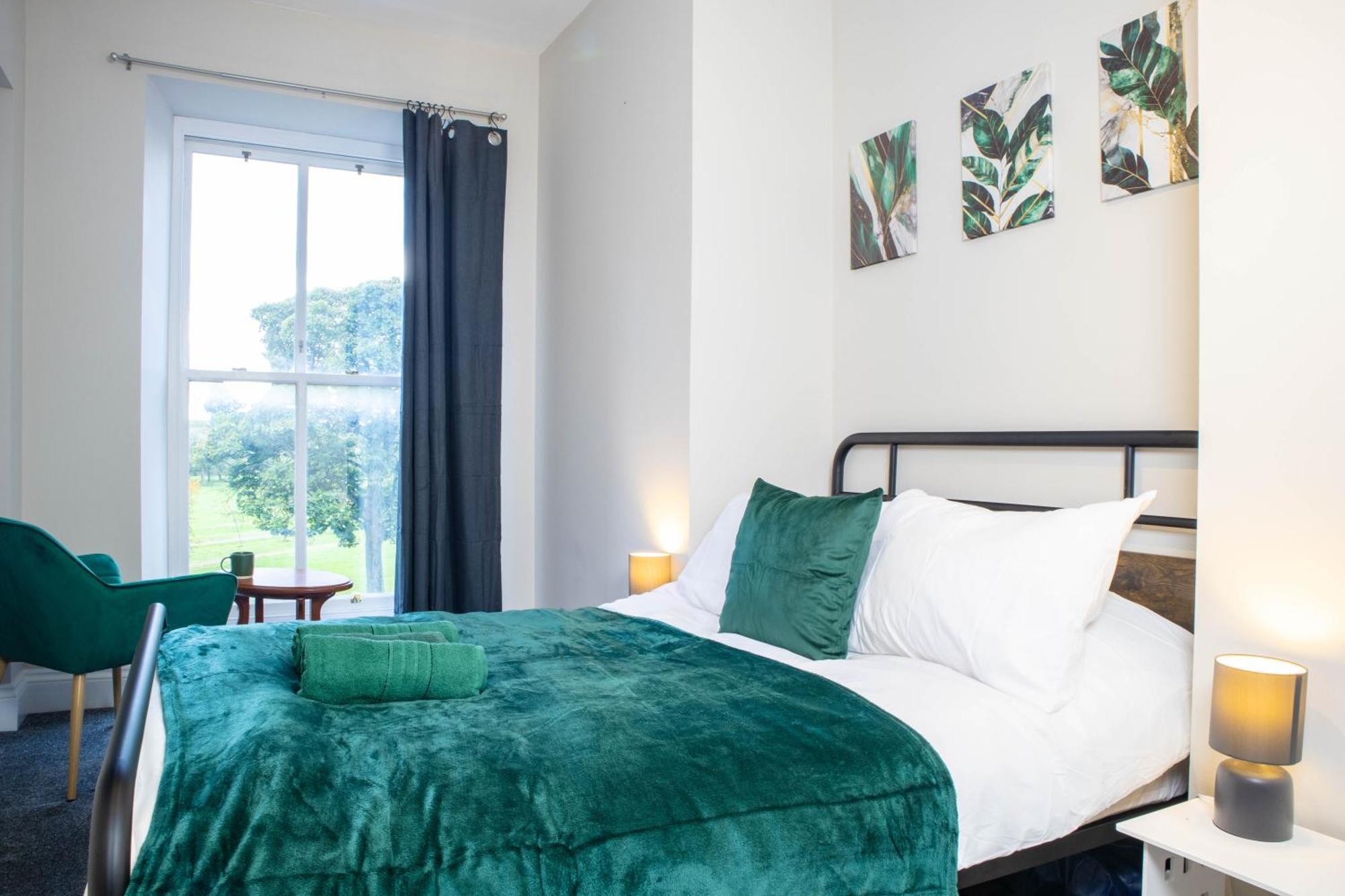 York Place Mews - Central 2 Bed 2 Bath Free Parking ฮาร์โรเกต ภายนอก รูปภาพ